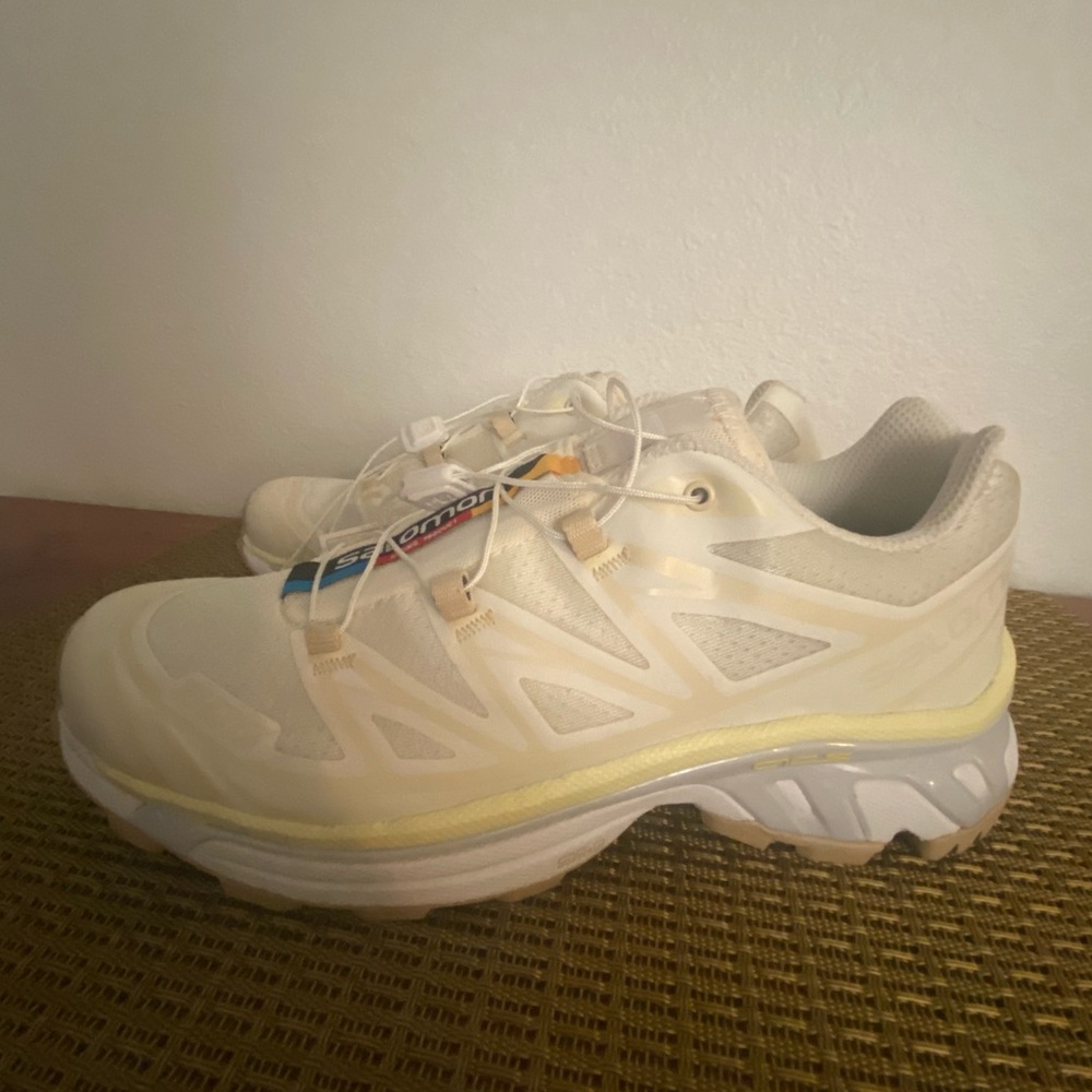 SALOMON outdoor/hiking boots